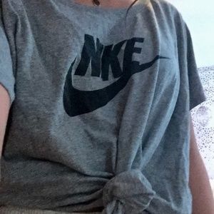 gray nike t-shirt